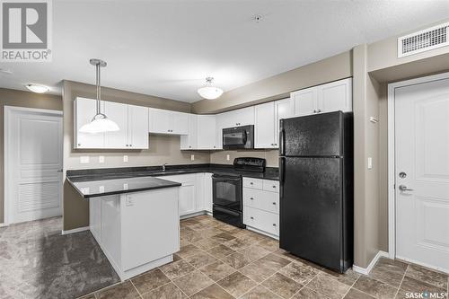 104 150 Pawlychenko Lane, Saskatoon, SK - Indoor Photo Showing Kitchen