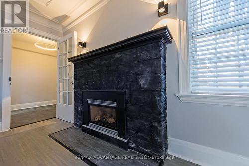 1 Woodland Place, London, ON - Indoor Photo Showing Living Room With Fireplace