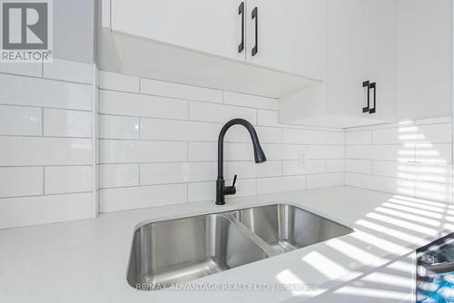 1 Woodland Place, London, ON - Indoor Photo Showing Kitchen With Double Sink