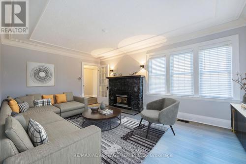 1 Woodland Place, London, ON - Indoor Photo Showing Living Room With Fireplace