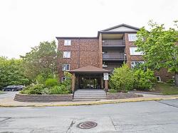 207 64 Cumberland Drive  Dartmouth, NS B2V 2C7