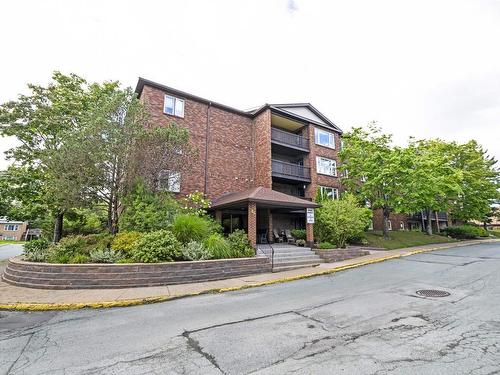 207 64 Cumberland Drive, Dartmouth, NS 