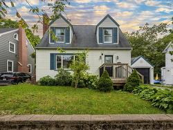 934 Robie Street  Halifax, NS B3H 3C4