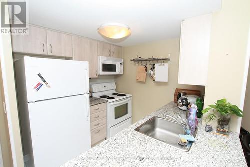 2507 - 31 Bales Avenue, Toronto, ON - Indoor Photo Showing Kitchen