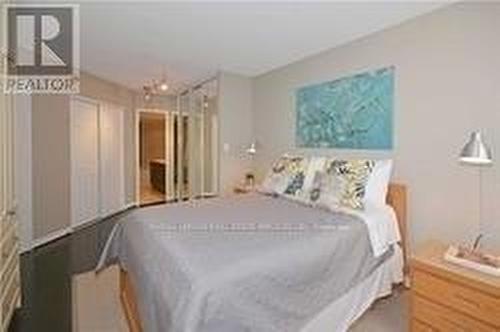 1605 - 30 Holly Street, Toronto, ON - Indoor Photo Showing Bedroom