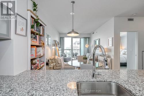 802 - 150 East Liberty Street, Toronto, ON - Indoor Photo Showing Kitchen