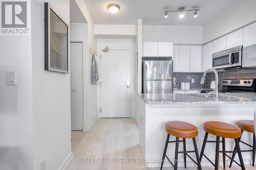 802 - 150 East Liberty Street, Toronto, ON - Indoor Photo Showing Kitchen With Upgraded Kitchen