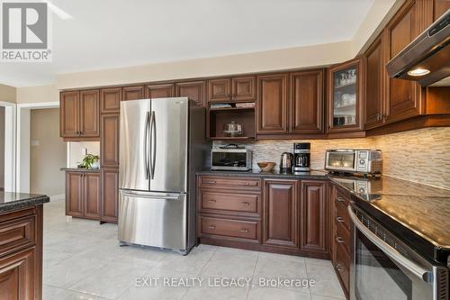 8 Northgate Crescent, Richmond Hill, ON - Indoor Photo Showing Kitchen