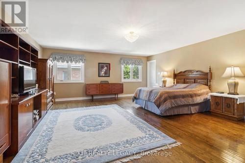 8 Northgate Crescent, Richmond Hill, ON - Indoor Photo Showing Bedroom