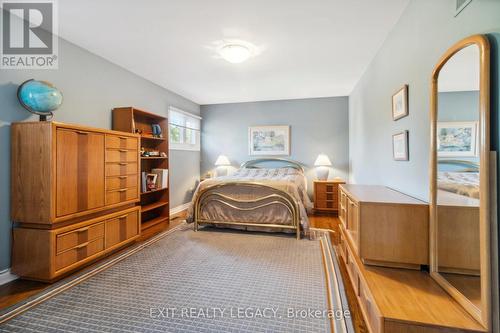 8 Northgate Crescent, Richmond Hill, ON - Indoor Photo Showing Bedroom