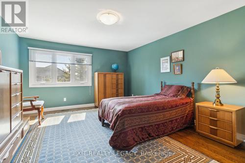 8 Northgate Crescent, Richmond Hill, ON - Indoor Photo Showing Bedroom