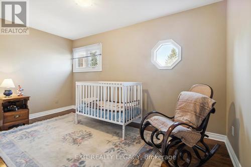 8 Northgate Crescent, Richmond Hill, ON - Indoor Photo Showing Bedroom