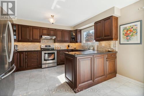 8 Northgate Crescent, Richmond Hill, ON - Indoor Photo Showing Kitchen