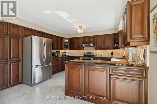 8 Northgate Crescent, Richmond Hill, ON - Indoor Photo Showing Kitchen