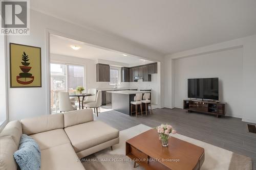 70 West Oak Trail, Barrie, ON - Indoor Photo Showing Living Room