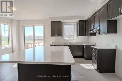 70 West Oak Trail, Barrie, ON - Indoor Photo Showing Kitchen