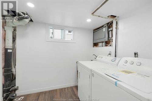 2260 Cadillac Street, Windsor, ON - Indoor Photo Showing Laundry Room