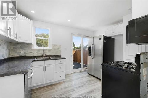 2260 Cadillac Street, Windsor, ON - Indoor Photo Showing Kitchen