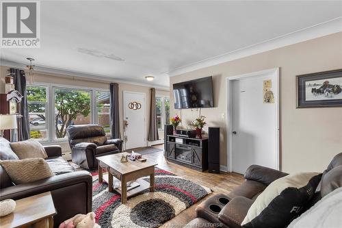 1157 Drouillard, Windsor, ON - Indoor Photo Showing Living Room