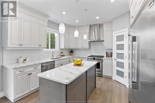 202 Spring Street, Belle River, ON - Indoor Photo Showing Kitchen With Upgraded Kitchen