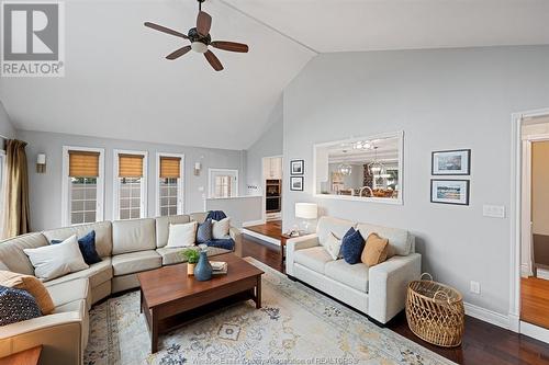 1577 St. Gabriel Crescent, Windsor, ON - Indoor Photo Showing Living Room