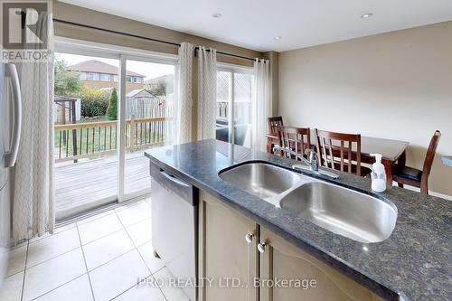 5426 Sweetgrass Gate, Mississauga, ON - Indoor Photo Showing Kitchen With Double Sink