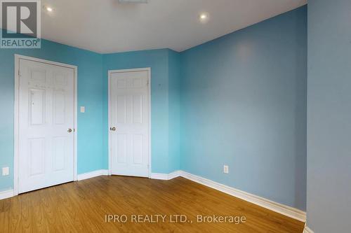 5426 Sweetgrass Gate, Mississauga, ON - Indoor Photo Showing Other Room