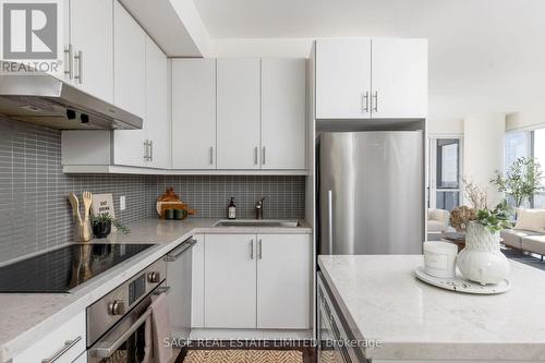 1608 - 1 The Esplanade, Toronto, ON - Indoor Photo Showing Kitchen With Upgraded Kitchen