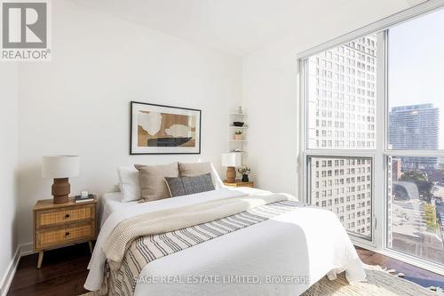 1608 - 1 The Esplanade, Toronto, ON - Indoor Photo Showing Bedroom