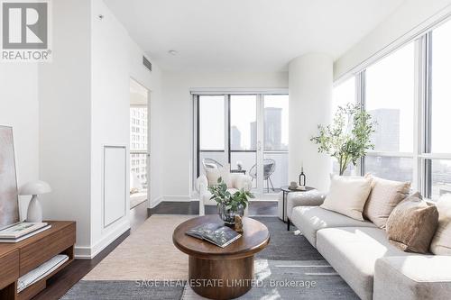 1608 - 1 The Esplanade, Toronto, ON - Indoor Photo Showing Living Room