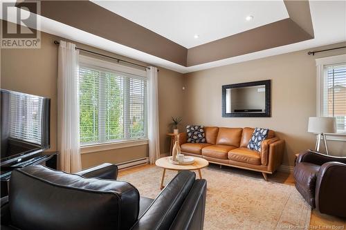 91 Larochelle, Dieppe, NB - Indoor Photo Showing Living Room