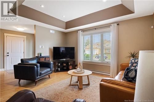 91 Larochelle, Dieppe, NB - Indoor Photo Showing Living Room