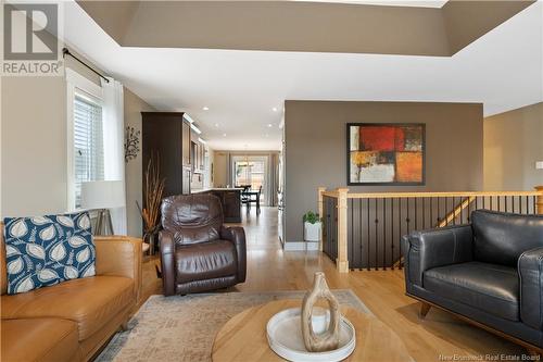 91 Larochelle, Dieppe, NB - Indoor Photo Showing Living Room