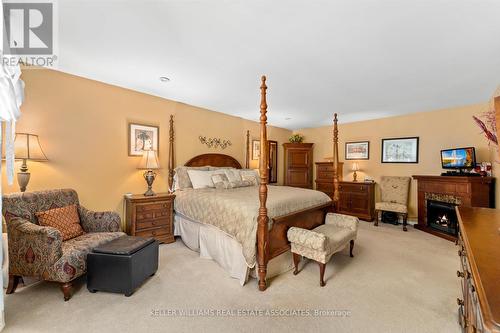 39 Maplewood Road, Mississauga, ON - Indoor Photo Showing Bedroom