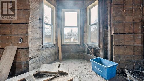 9613 Currie Road, Dutton/Dunwich, ON - Indoor Photo Showing Other Room