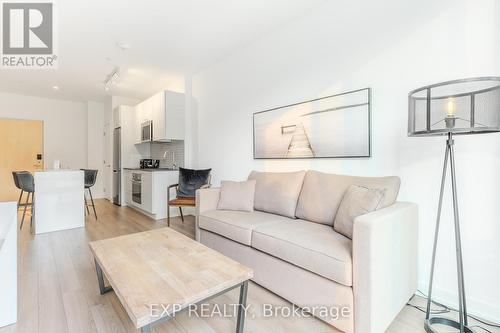 102 - 120 Carrick Trail, Gravenhurst, ON - Indoor Photo Showing Living Room