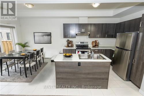 29 - 520 Grey Street, Brantford, ON - Indoor Photo Showing Kitchen With Double Sink With Upgraded Kitchen