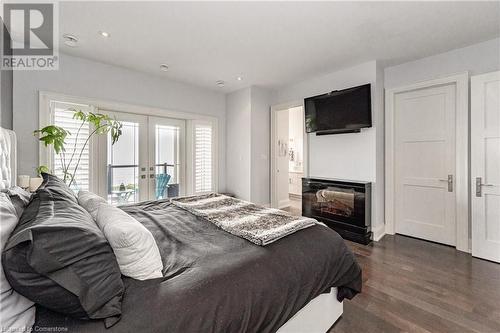 1083 Beach Boulevard, Hamilton, ON - Indoor Photo Showing Bedroom