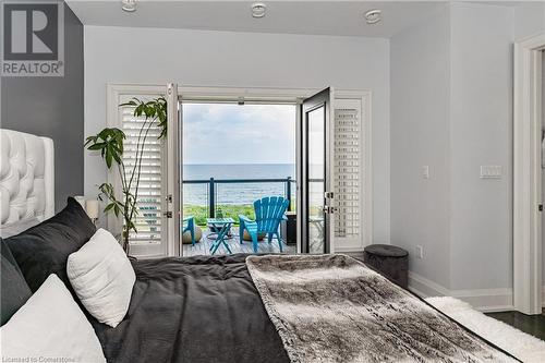 1083 Beach Boulevard, Hamilton, ON - Indoor Photo Showing Bedroom