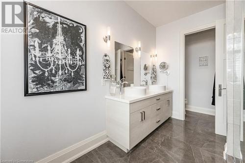 1083 Beach Boulevard, Hamilton, ON - Indoor Photo Showing Bathroom