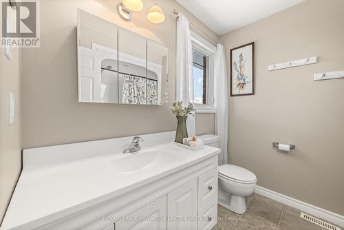 40 Station Road, Kawartha Lakes (Manilla), ON - Indoor Photo Showing Bathroom