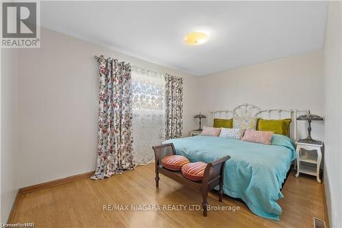 10 Sikorski Avenue, St. Catharines, ON - Indoor Photo Showing Bedroom