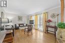 10 Sikorski Avenue, St. Catharines, ON  - Indoor Photo Showing Living Room 