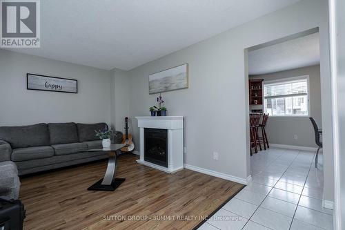 235 Elmira Road S, Guelph, ON - Indoor Photo Showing Living Room