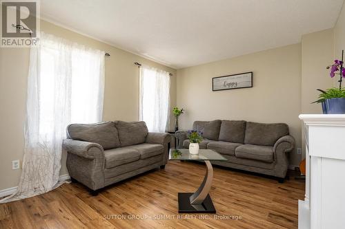 235 Elmira Road S, Guelph, ON - Indoor Photo Showing Living Room