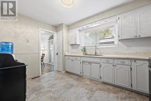 31 Mark Crescent, Cambridge, ON - Indoor Photo Showing Kitchen