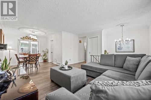 31 Mark Crescent, Cambridge, ON - Indoor Photo Showing Living Room