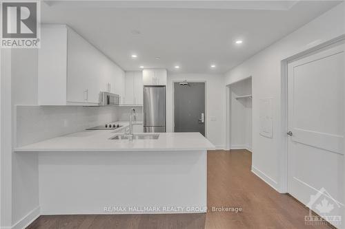 805 - 180 George Street, Ottawa, ON - Indoor Photo Showing Kitchen