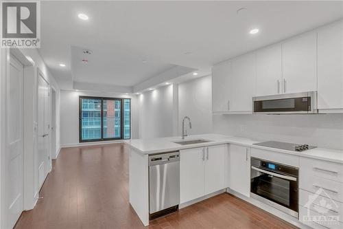 180 George Street Unit#805, Ottawa, ON - Indoor Photo Showing Kitchen With Upgraded Kitchen