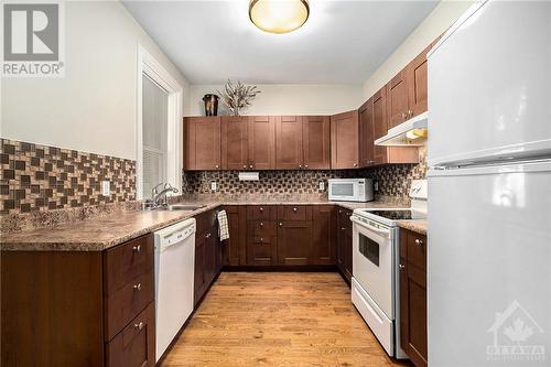 201 Plymouth Street, Ottawa, ON - Indoor Photo Showing Kitchen